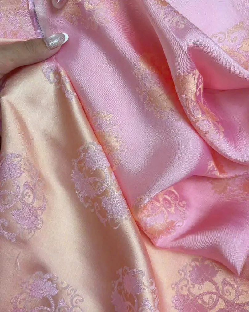 Lụa tơ tằm hồng đào dệt hoa